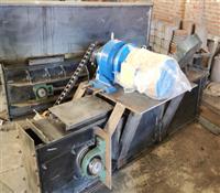 濕料刮闆輸送機設備圖片